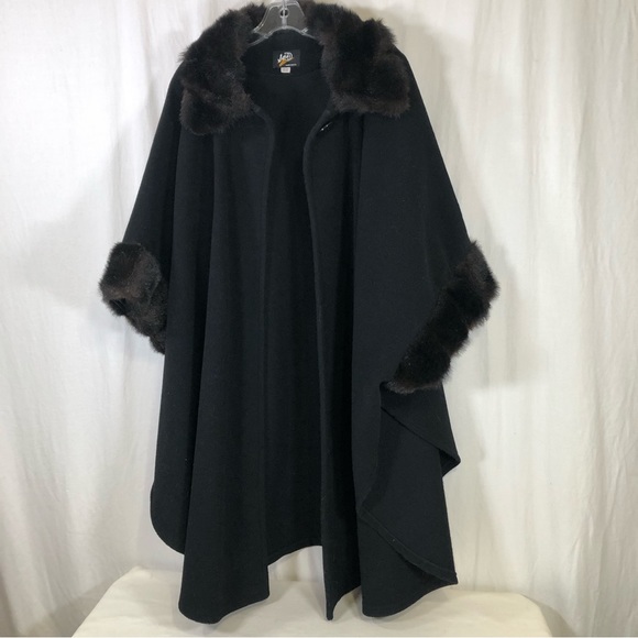 Vintage Jackets & Blazers - Vintage Wool and Faux Fur Cape One Size